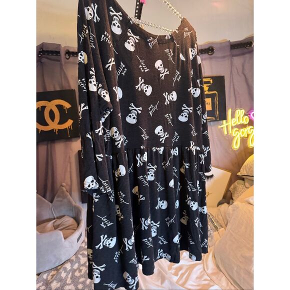 Torrid x betsey johnson size 3 retro skull babydoll top/shirt/blouse pinup skull - Picture 7 of 7